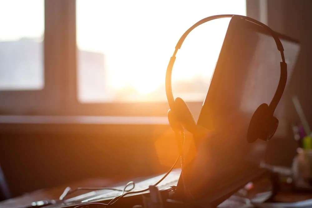 Acara Mager di Sore Hari Makin Seru dengan Paket Sunset AXIS