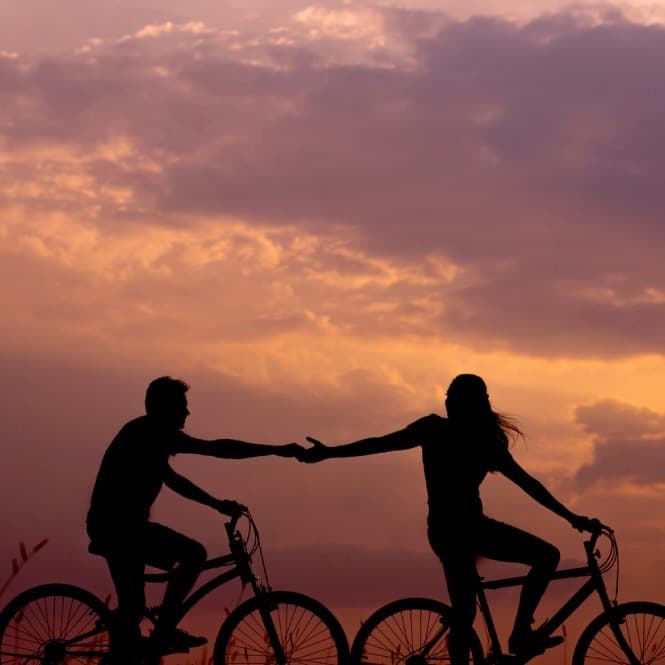 Rekomendasi Lagu Romantis Korea yang Wajib Ada di Playlist Kamu