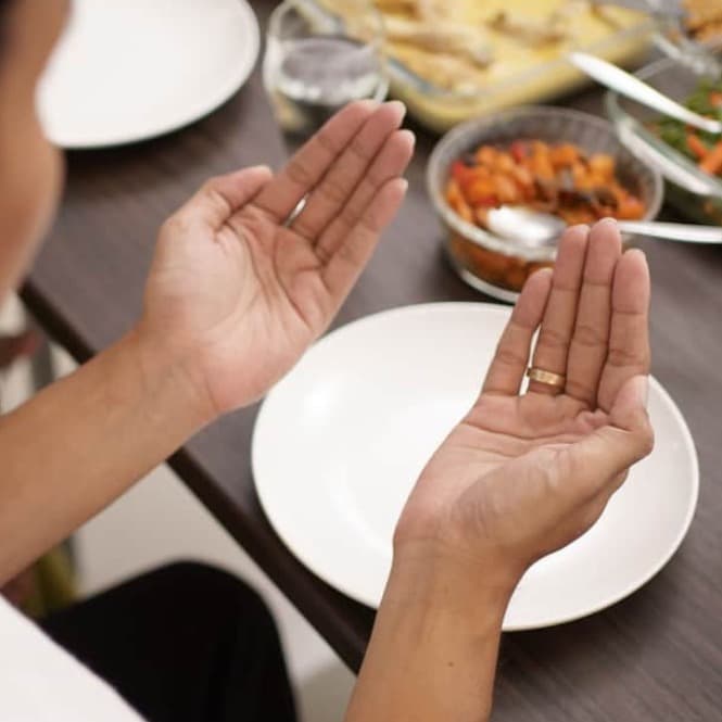 AXIS Macam-Macam Ibadah Puasa yang Termasuk Wajib image gambar