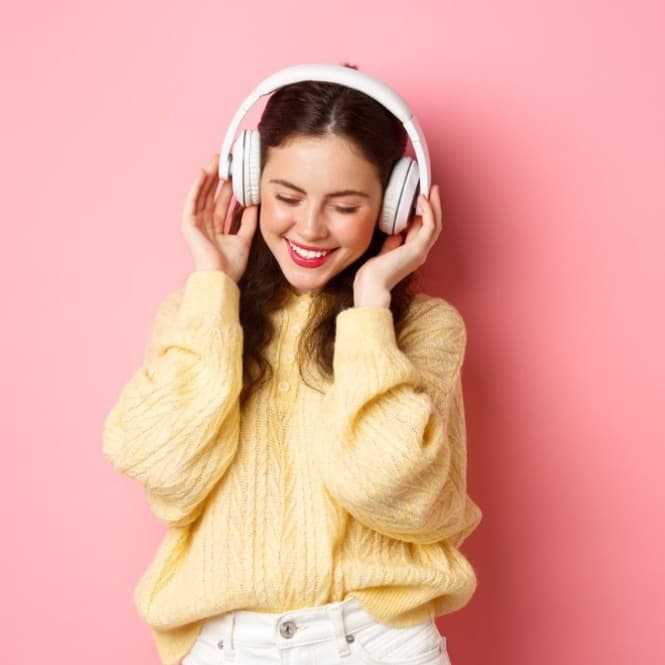 AXIS 7 Lagu K-pop Terbaru yang Wajib Masuk List Favorit image gambar