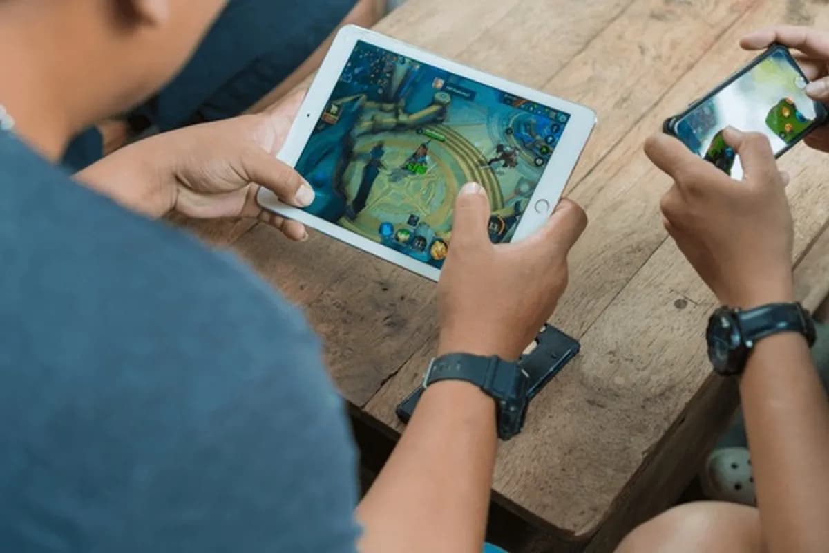 AXIS 300+ Nama Squad ML Keren Bikin Tim Kamu Makin Ganas! image gambar