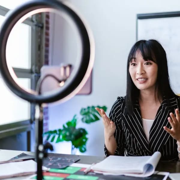 Apa Itu Hook Konten TikTok? Definisi dan Contoh Kontennya