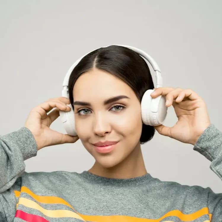 AXIS 10 Rekomendasi Lagu Inggris yang Lagi Ngetren, Apa Saja? image gambar