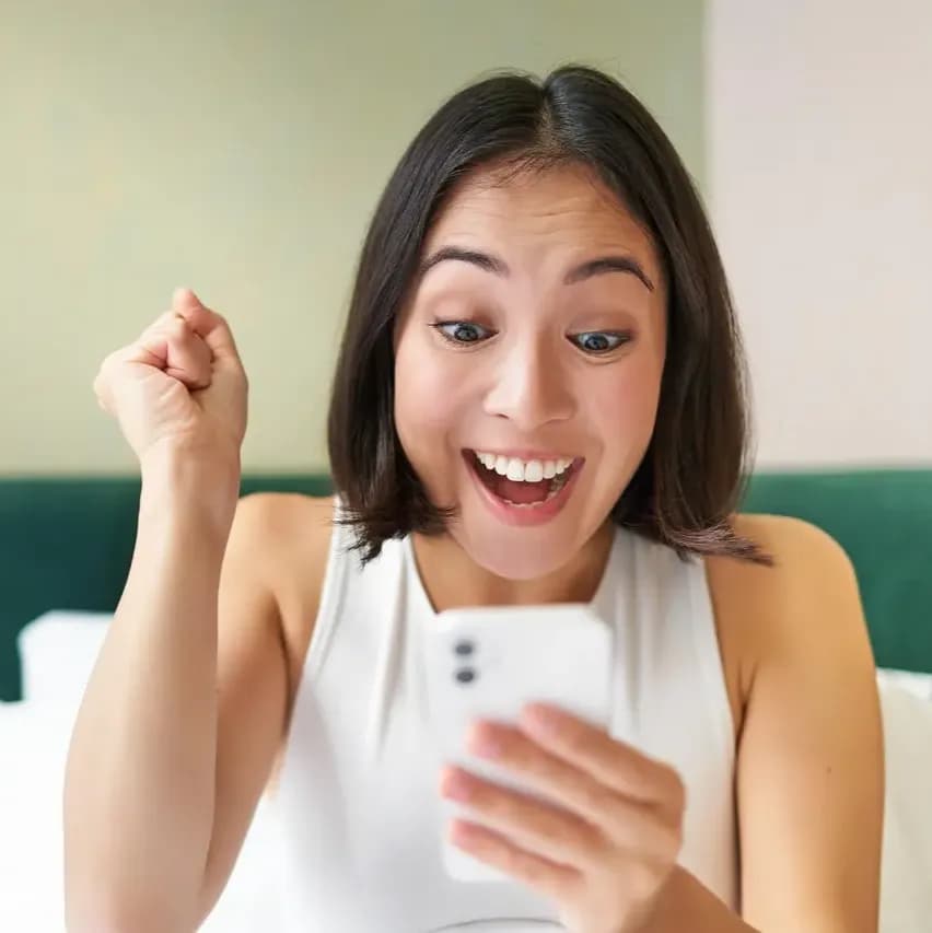 AXIS Scroll TikTok Sepuasnya Pakai Kuota Unlimited TikTok dari AXIS image gambar