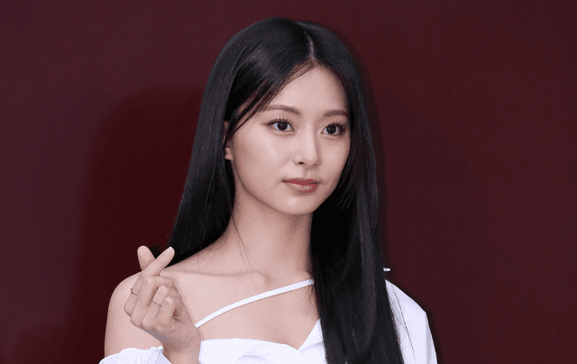 AXIS Mini Album Terbaru Tzuyu TWICE “abouTzu” Beserta Maknanya image gambar