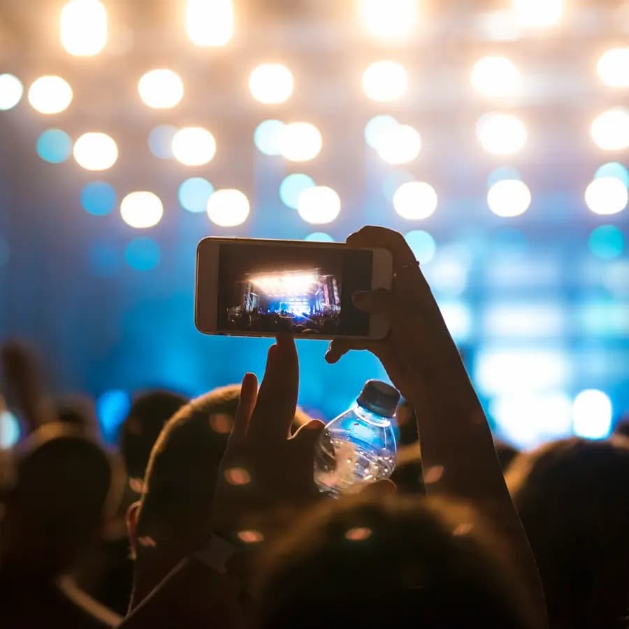 AXIS 8 Deretan Idol K-Pop dari Indonesia yang Curi Perhatian Fans image gambar