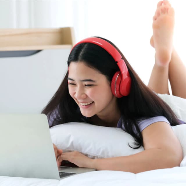 AXIS Paket Streaming Kuota Besar AXIS Paling Asyik Buat Marathon Film image gambar