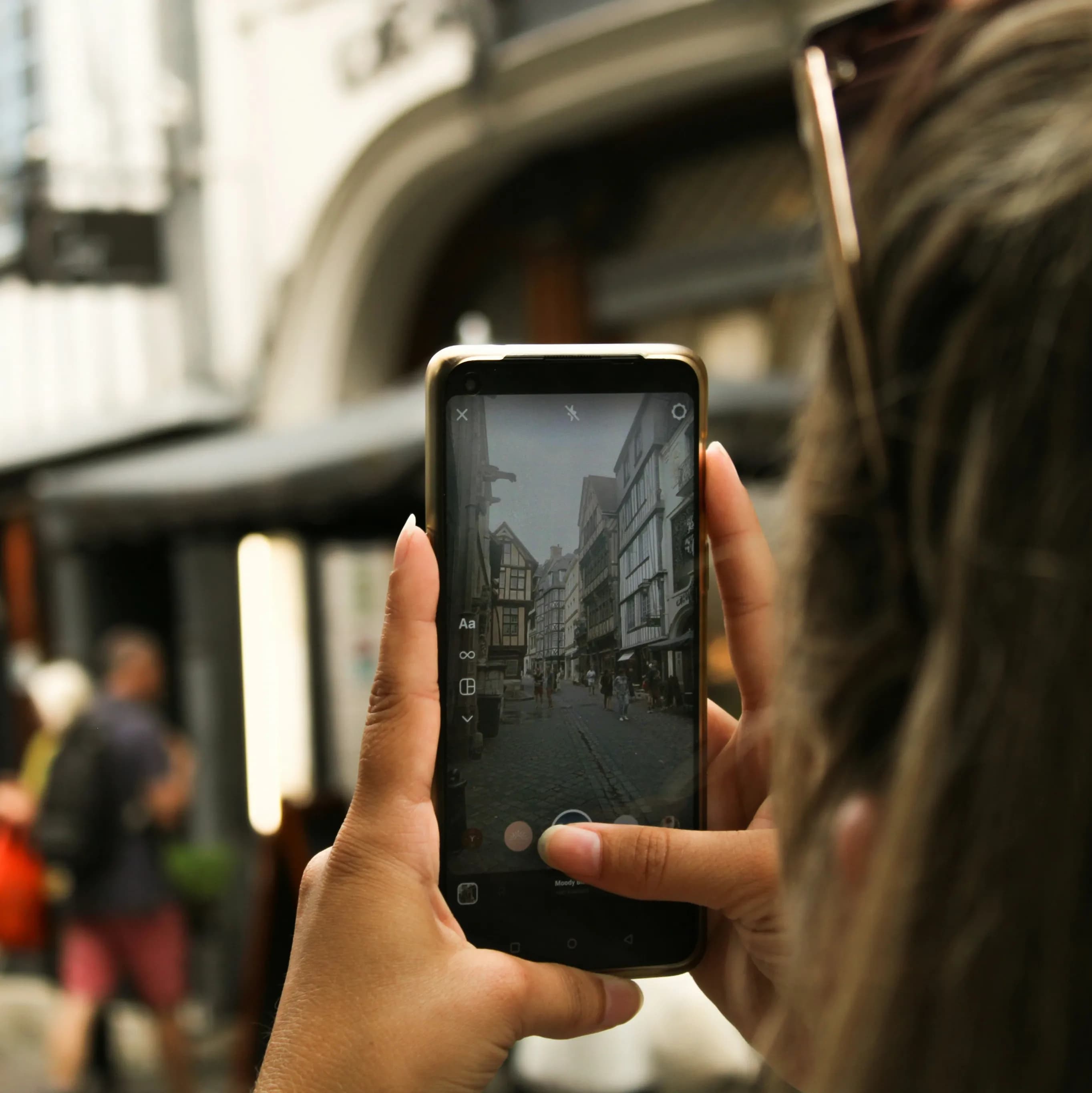 AXIS Gampang Banget! Cara Repost Story IG dalam Hitungan Detik image gambar