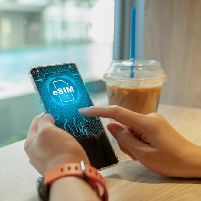 AXIS Ini Dia Cara Mengaktifkan eSIM di HP Android dan iOS image gambar