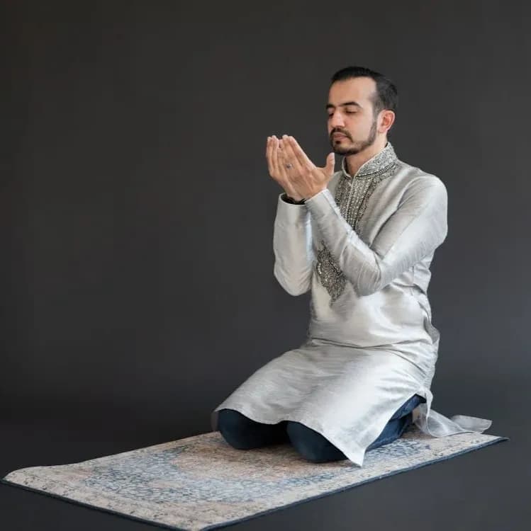 AXIS Tata Cara Sholat Idul Adha Lengkap dengan Bacaan Niatnya image gambar