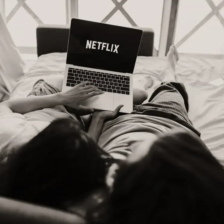 7 Rekomendasi Film Netflix Terbaru Horor yang Menyeramkan