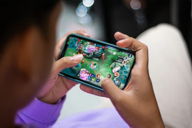AXIS 3 Cara Ganti Akun Mobile Legend Anti Ribet, Wajib Tahu! image gambar