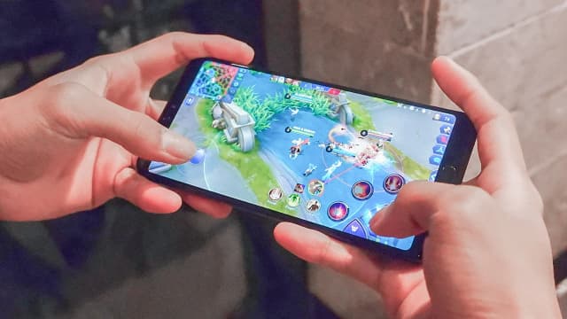 AXIS Mudah! Ini Cara Logout Akun Mobile Legends dari HP Kamu image gambar
