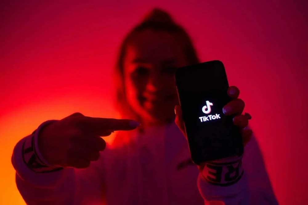 AXIS Hapus Watermark TikTok di Android dan iOS Mudah image gambar