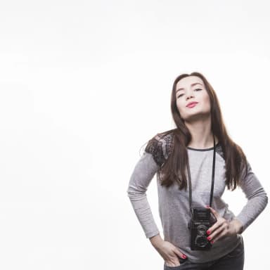 AXIS 32 Prompt AI Foto Studio dengan Berbagai Konsep image gambar