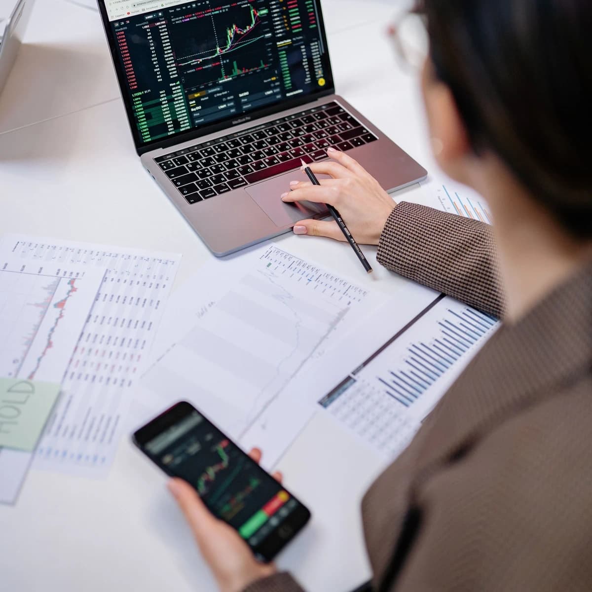 Mau Pakai AI untuk Trading? Cek Tipsnya Sebelum Pakai!