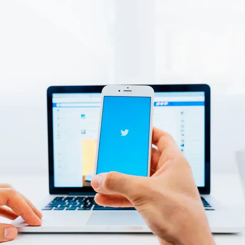 Cara Melihat Postingan Lama di Twitter, Gampang Banget!