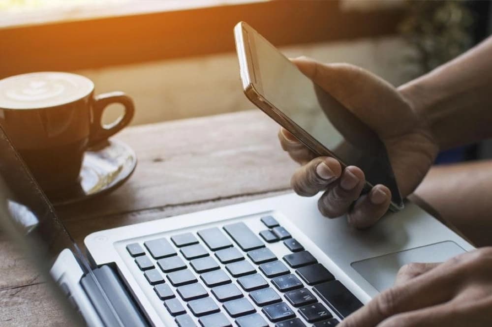 AXIS Malas Keluar Rumah? Beli Kartu Perdana AXIS Online Aja! image gambar