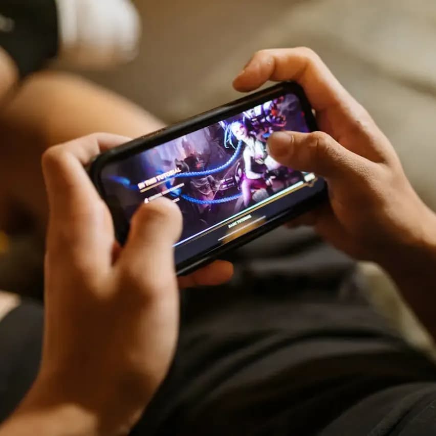 AXIS Penyebab & Cara Agar HP Tidak Panas Saat Main Game Lama image gambar