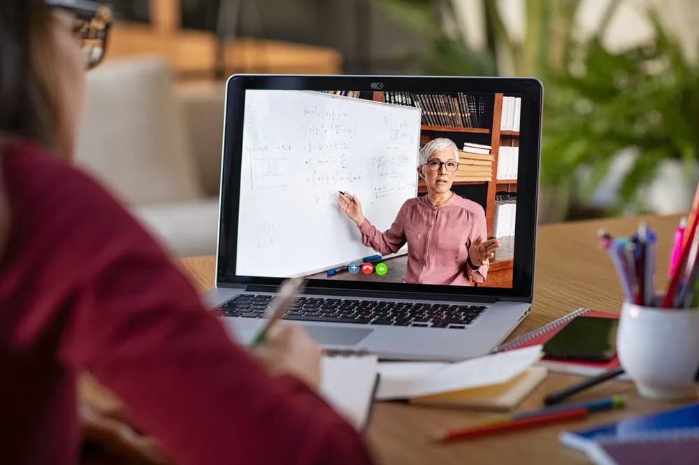 AXIS Kelas Online Makin Lancar Jaya dengan Paket BOOSTR Conference image gambar