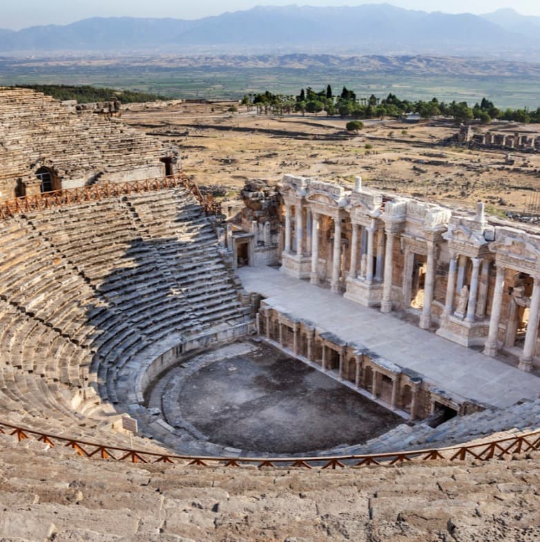 9 Rekomendasi Tempat Wisata Unik di Luar Negeri