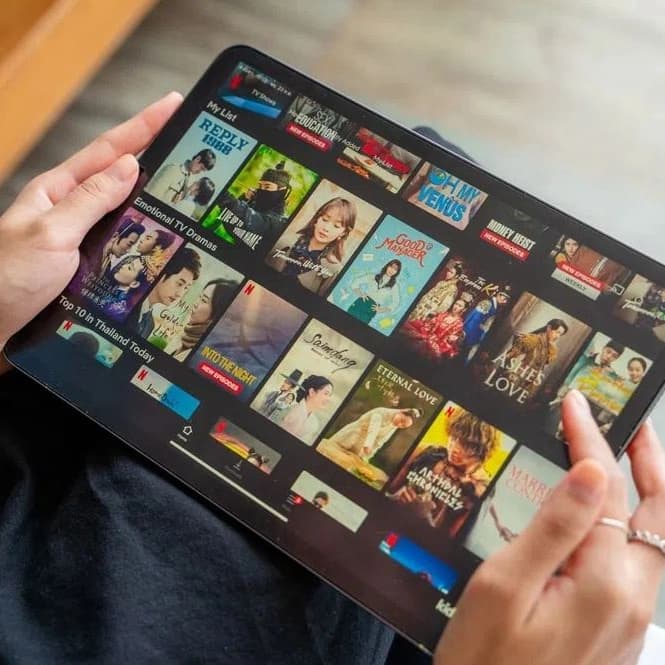 AXIS 8 Rekomendasi Drakor Terbaru, Cocok untuk Teman Bersantai image gambar