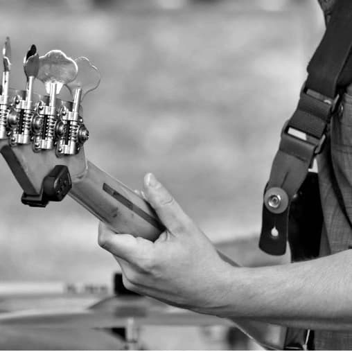 AXIS Lirik Lagu Pergilah Kasih - Chrisye beserta dengan Chordnya Lengkap image gambar