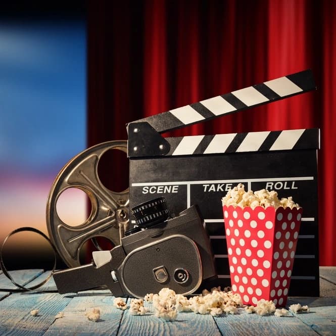 AXIS Nonton Film Viu Makin Seru dengan Paket Hiburan AXIS image gambar