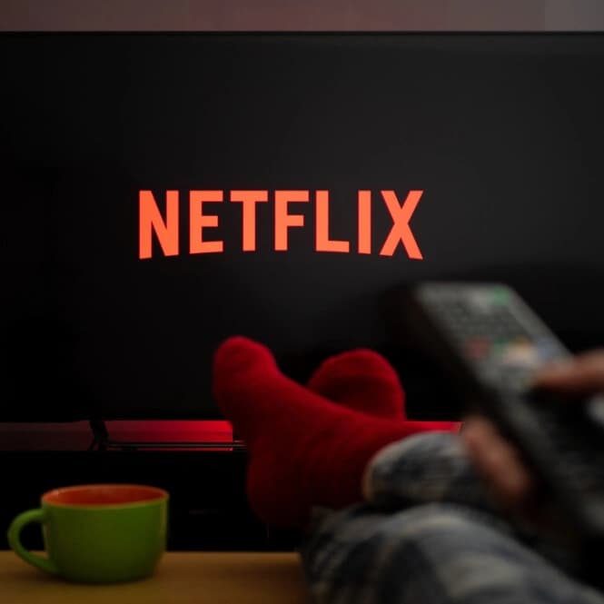 AXIS 7 Rekomendasi Film Netflix Terbaik 2022, Nonton Seru Nggak Perlu Lagi ke Bioskop image gambar