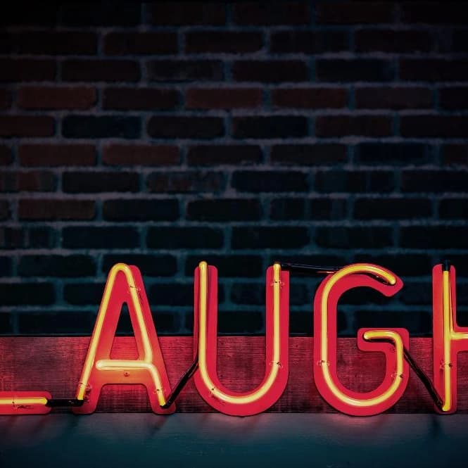 AXIS Ngakak to the Max! Caption Lucu Ini Bikin IG-mu Banjir Emoticon LOL image gambar