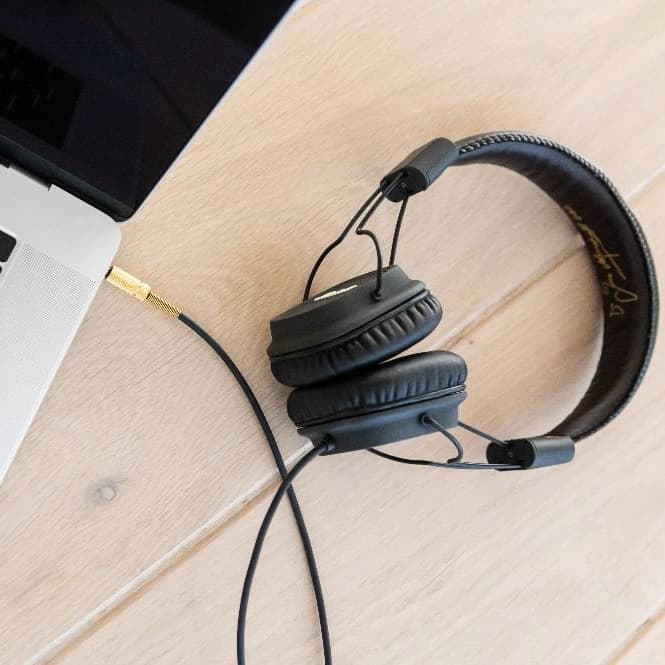 AXIS Apa Aja Lagu BTS yang Enak Didengar? Cek Daftarnya di Sini! image gambar