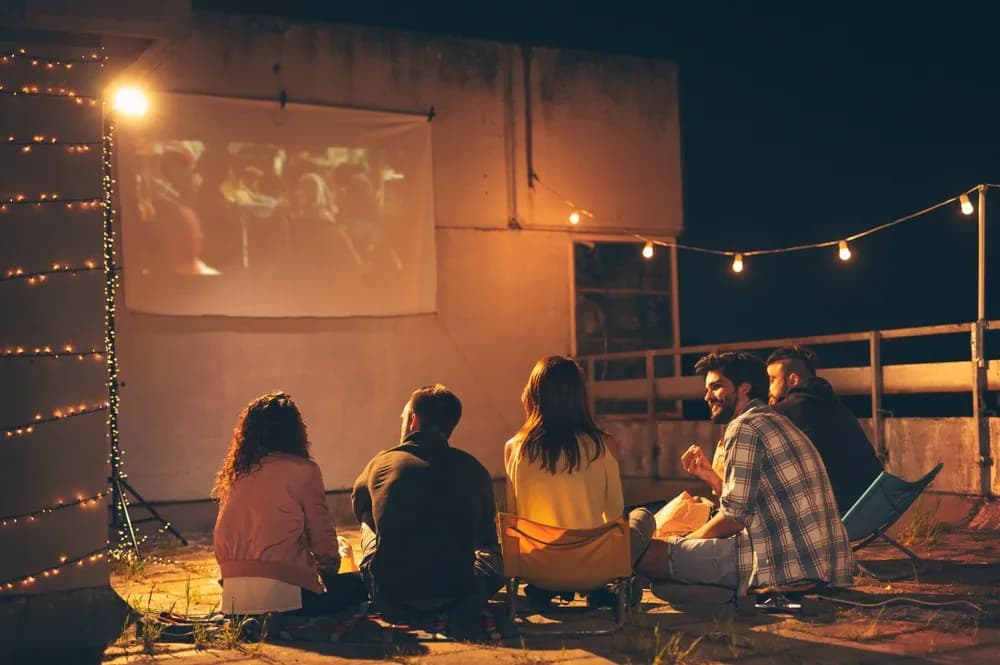 AXIS Ini Pilihan Paket Streaming Film AXIS Buat Movieholics image gambar