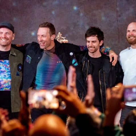 AXIS 7 Rekomendasi Lagu Coldplay Terpopuler Sepanjang Masa image gambar