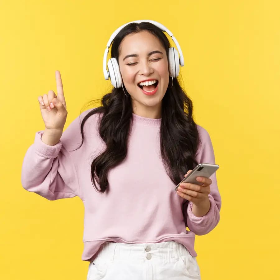 16 Aplikasi Karaoke Terbaik, Nyanyi di Rumah Serasa Konser!