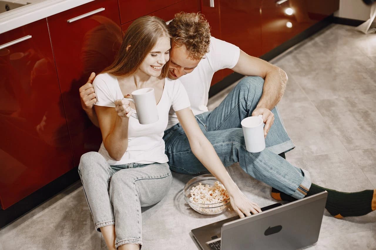 AXIS 10+ Film Romantis Indonesia Terbaik yang Bikin Baper Total image gambar