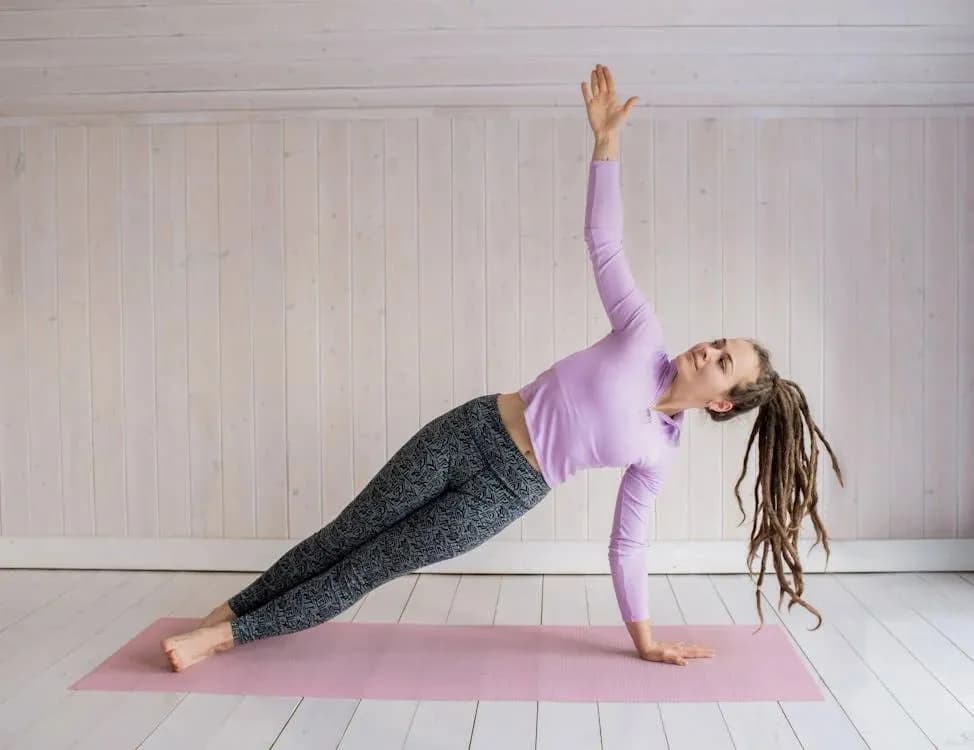 AXIS 7 Manfaat Pilates untuk Wanita, Wajib Tahu Sebelum Coba image gambar