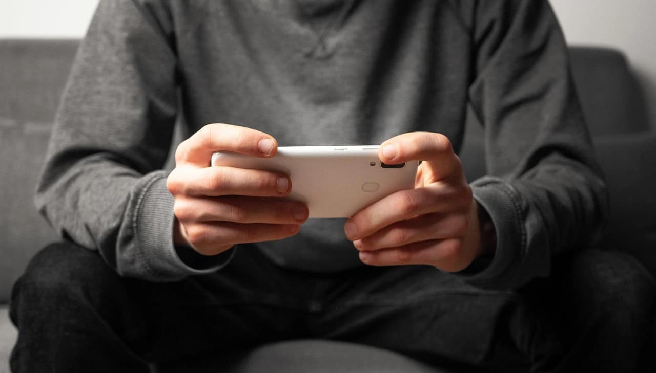 AXIS Bye ML! 4 Cara Hapus Akun Mobile Legend Secara Permanen image gambar