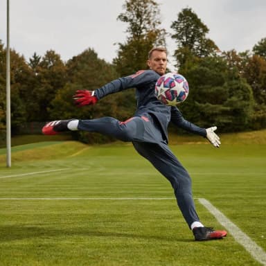 AXIS 15 Urutan Kiper Terbaik Sepanjang Masa, Ada Idolamu? image gambar