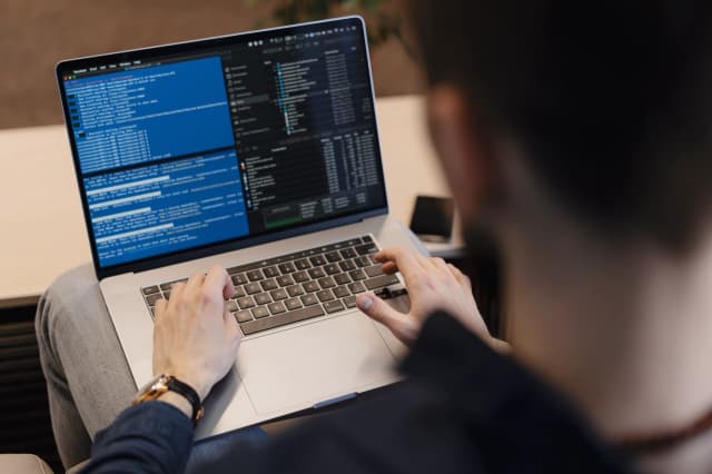 AXIS Prompt AI untuk Coding: Contoh dan Cara Menggunakannya image gambar