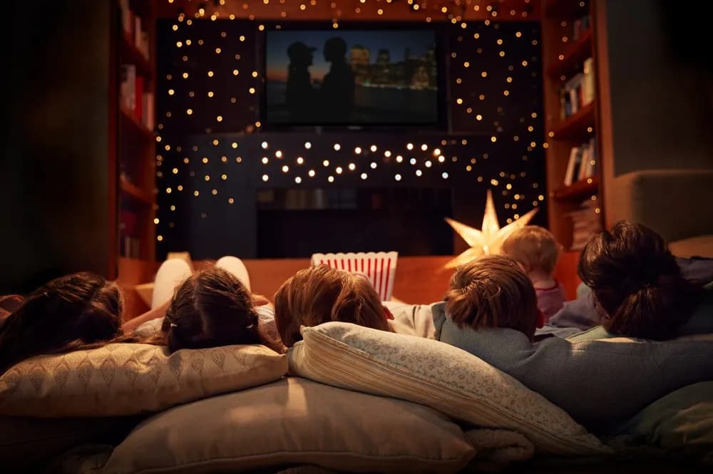 Rekomendasi Film VIU Terbaik Buat Hiburanmu di Rumah Pas Weekend