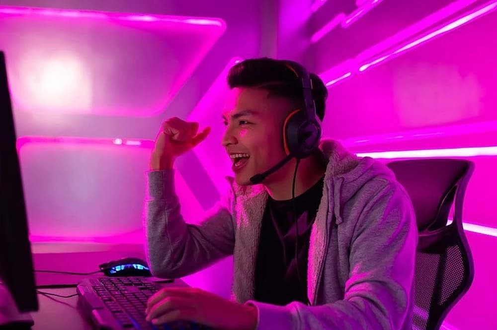 AXIS Internetan Aman Pake Paket Warnet image gambar