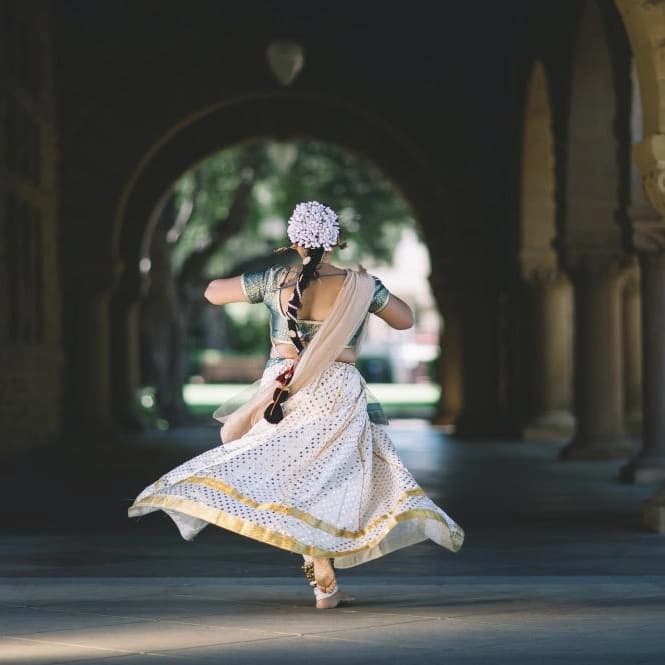 Apa Saja Sih Aplikasi Nonton Film India? Intip Rekomendasinya Yuk