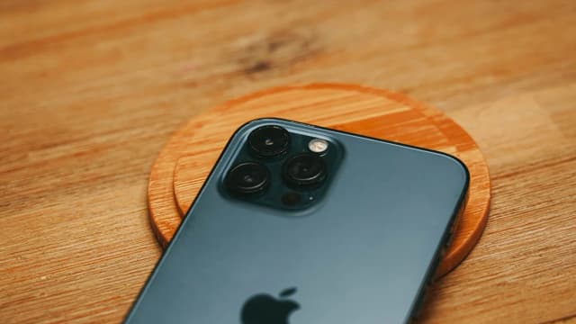AXIS 5 Perbedaan iPhone Ex Inter, Bea Cukai, dan Resmi Indonesia image gambar